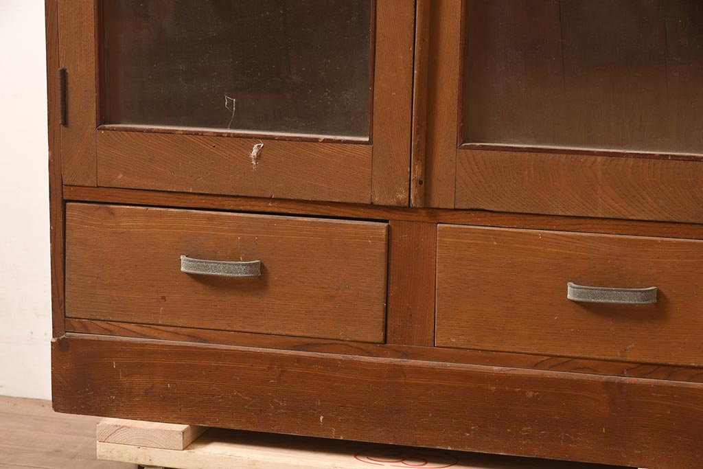 アンティーク家具　昭和中期　栓材　薄型サイズのレトロな本箱(収納棚、戸棚、キャビネット)(R-045085)