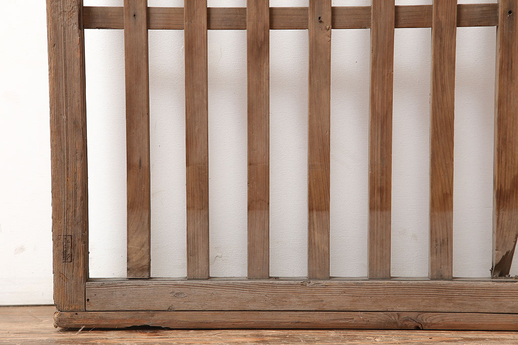 アンティーク建具　昭和初期　古い木の風合いが魅力の荒格子戸1枚(引き戸、建具)(R-045115)
