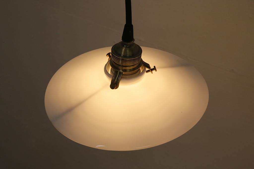 ビンテージ照明　戦前　レトロな平笠シェードの吊り下げ照明(ペンダントライト、天井照明、電笠)(R-045121)