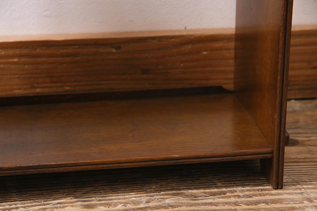 アンティーク家具　ナラ材　楔式　透かし　卓上にも置ける小ぶりな本棚(飾り棚、シェルフ)(R-045133)
