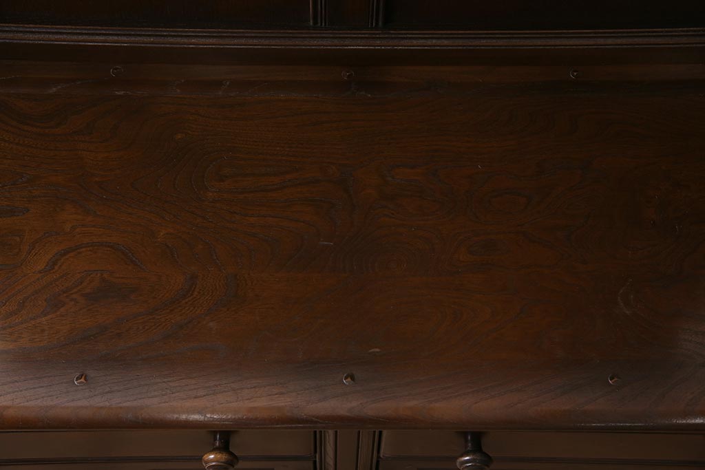 ヴィンテージ家具　イギリスビンテージ　ERCOL(アーコール)　Old Colonial(オールドコロニアル)　気品と風格が漂うカップボード(本棚、ブックシェルフ、食器棚)(R-045136)