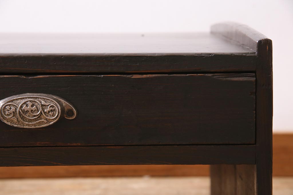 アンティーク家具　和製　明治大正期　ヒノキ材　引き出し付き　洋家具のような引手が目を引く文机(ローテーブル、座机)(R-045330)
