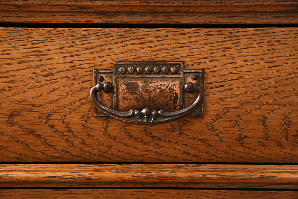 アンティーク家具　イギリスアンティーク　オーク材　クラシカルな雰囲気が素敵なミラーバックサイドボード(キャビネット、収納棚)(R-045378)