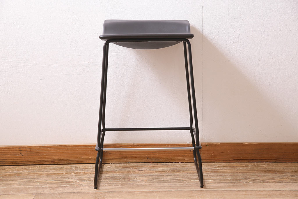 中古　スペイン　Viccarbe(ヴィッカルベ)社　LAST MINUTE Medium Stool　軽やかなデザインがかっこいいスツール(チェア、椅子、カッシーナ、Cassina)(定価約8万円)(R-045407)