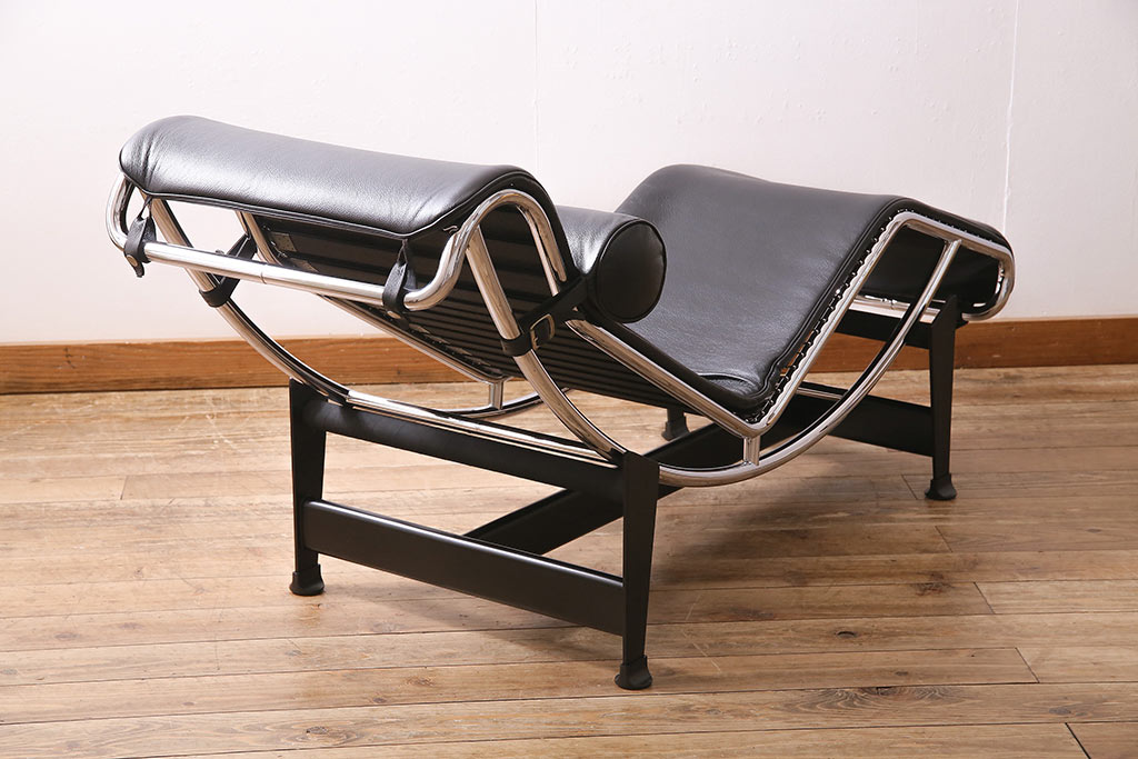 中古　Cassina(カッシーナ)　Le Corbusier(ル・コルビュジエ)　LC4　シェーズロング(寝椅子、タグ付き)(定価約82万)(R-045410)