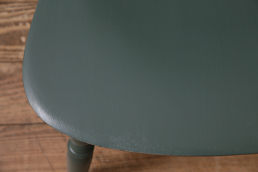 ヴィンテージ家具　当店ペイント　シックなカラーが落ち着きのある空間を演出するダイニングチェア(ウィンザーチェア、椅子、アームレスチェア、ビンテージ、ウインザーチェア)(R-045475)