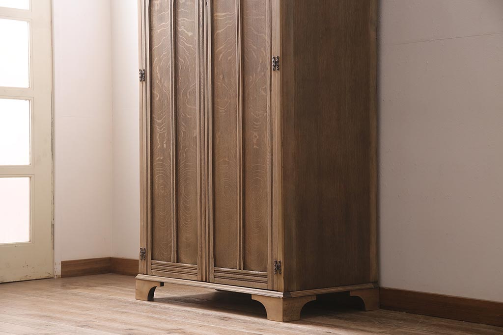 イギリスヴィンテージ　ストリップド(剥離)　HEATHLAND Furniture オーク材　虎斑が目を惹くワードローブ(洋服タンス、衣装タンス、ビンテージ)(R-045520)