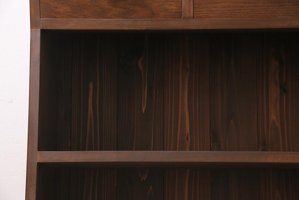 ラフジュ工房オリジナル　無垢材使用　シンプルで使い勝手の良いレトロな薄型ブックシェルフ(収納棚、本棚、ウッドシェルフ)(R-045534)