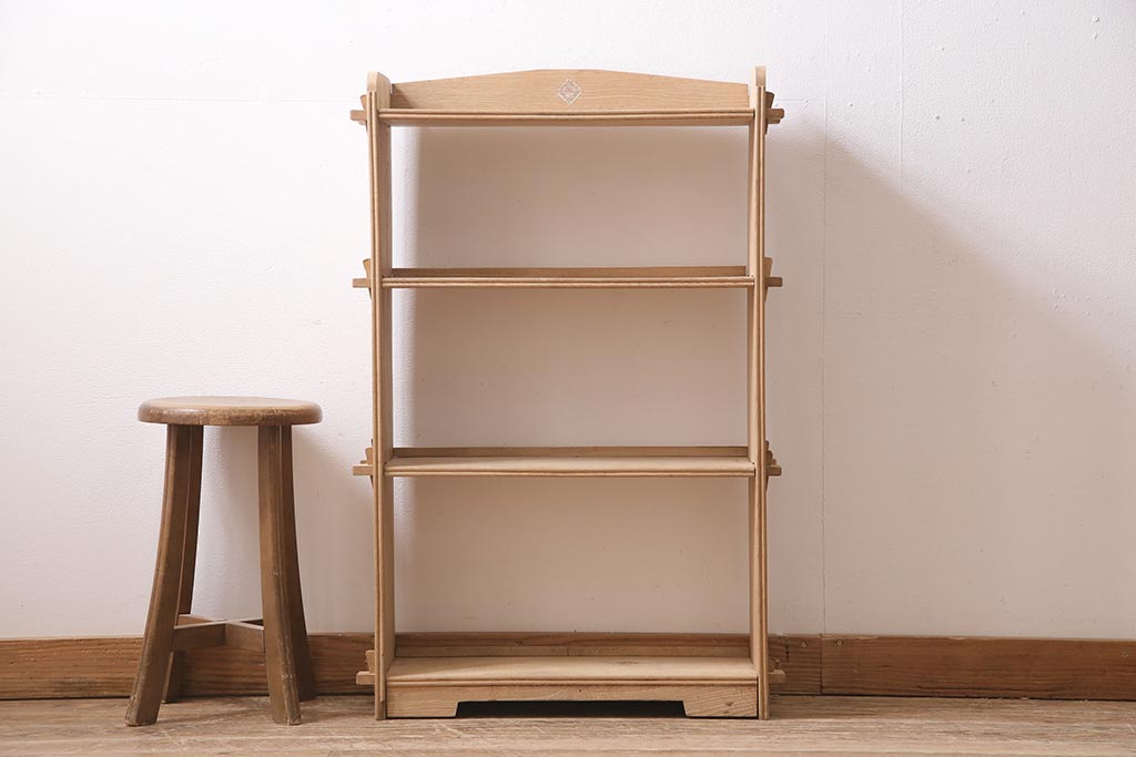 アンティーク家具　昭和初期　ストリップド(剥離)　栓材　楔式　透かしがおしゃれな本棚(飾り棚、シェルフ)(R-045558)
