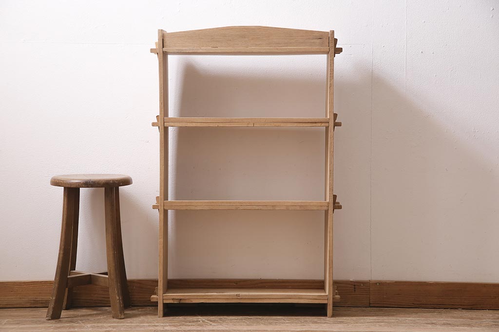 アンティーク家具　昭和初期　ストリップド(剥離)　栓材　楔式　透かしがおしゃれな本棚(飾り棚、シェルフ)(R-045558)