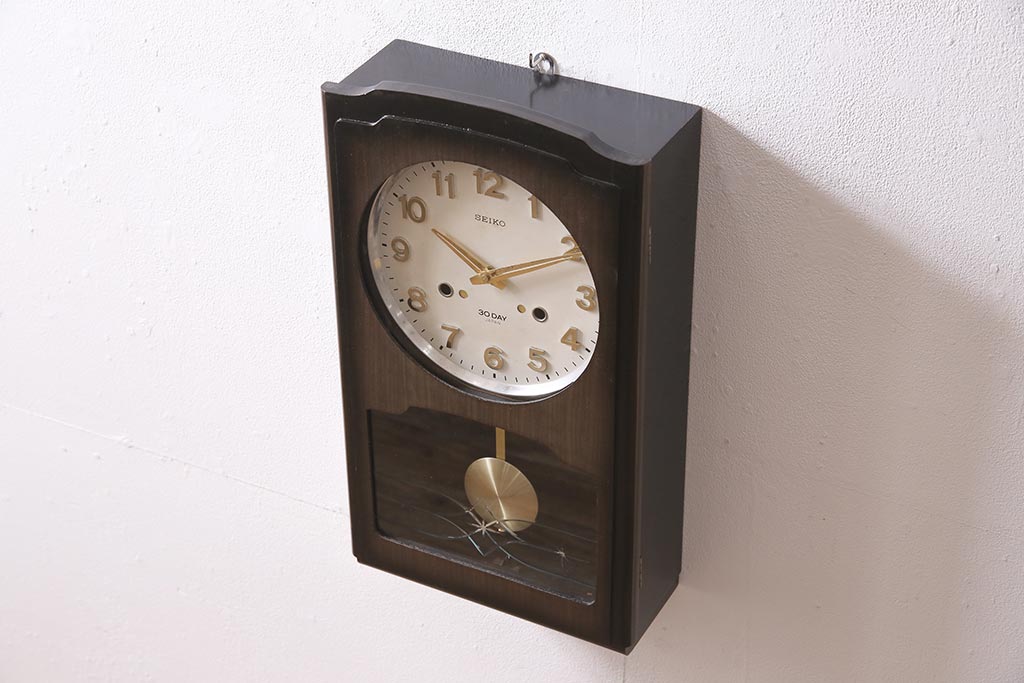 アンティーク時計　昭和レトロ　SEIKO(セイコー)　30DAY　電池式　金色の文字がお洒落な柱時計(掛け時計)(R-045565)