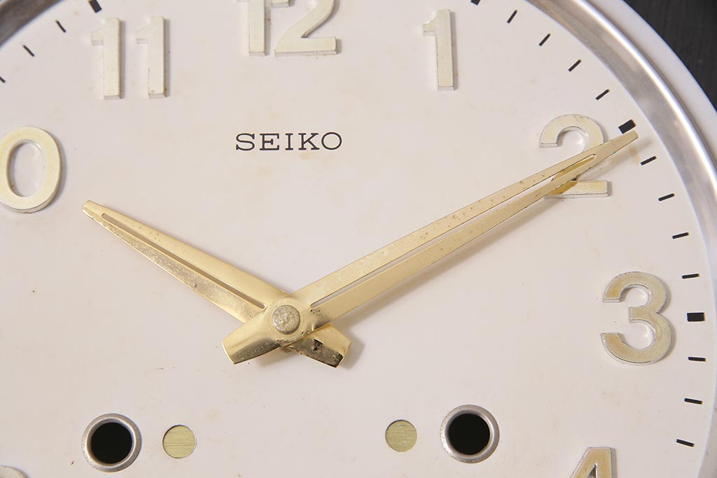 アンティーク時計　昭和レトロ　SEIKO(セイコー)　30DAY　電池式　金色の文字がお洒落な柱時計(掛け時計)(R-045565)