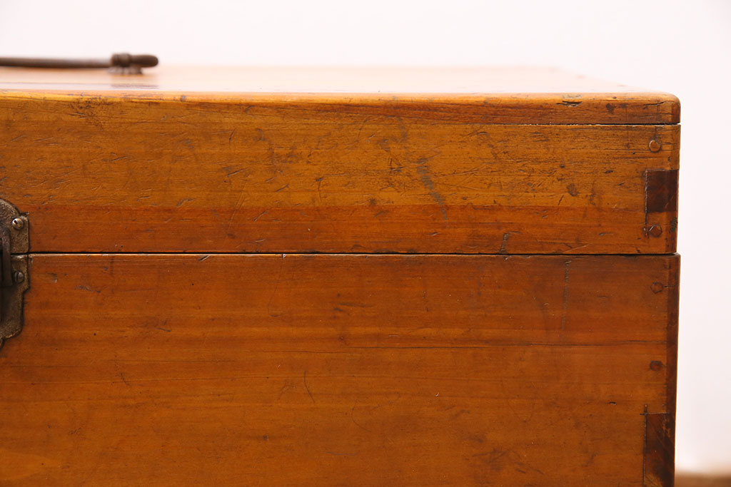 アンティーク雑貨　昭和レトロ　ヒノキ材　温かみのある質感が魅力の木製収納ボックス(小物入れ、収納箱、木箱)(R-045580)