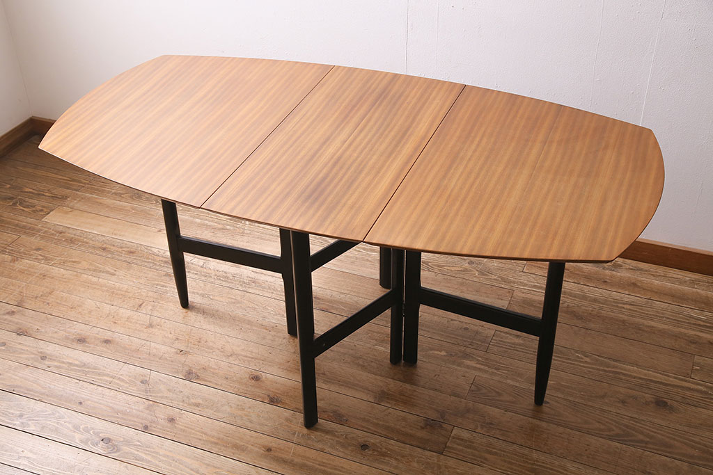 ヴィンテージ家具　北欧ビンテージ　スタイリッシュなデザインのバタフライテーブル(ダイニングテーブル)(R-045582)