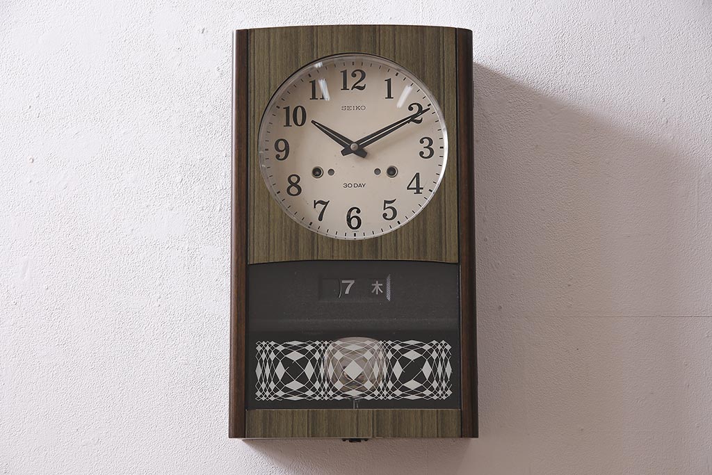 アンティーク時計　昭和中期　SEIKO(セイコー)　ゼンマイ式　カレンダー付き　30DAY　 渋い色合いの掛け時計(柱時計、振り子時計)(R-045649)