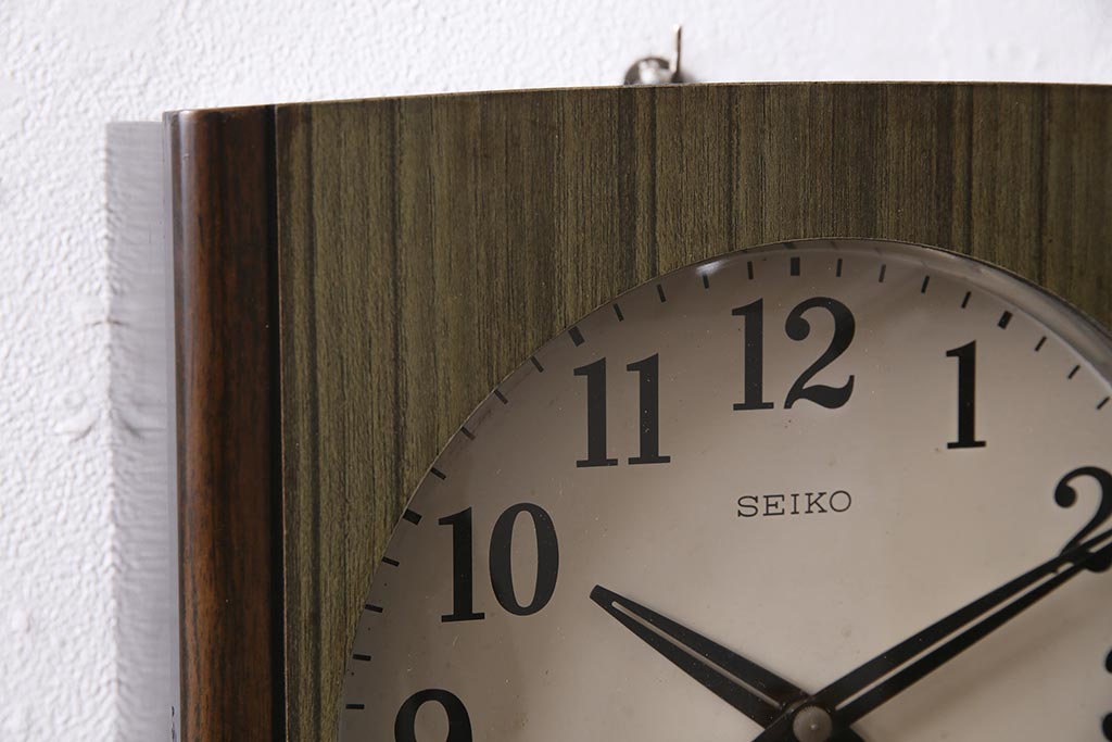 アンティーク時計　昭和中期　SEIKO(セイコー)　ゼンマイ式　カレンダー付き　30DAY　渋い色合いの掛け時計(柱時計、振り子時計)(R-045649)