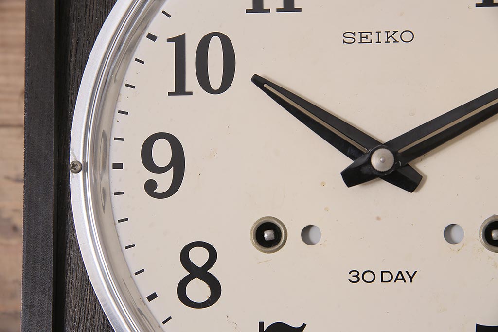 アンティーク時計　昭和中期　SEIKO(セイコー)　ゼンマイ式　カレンダー付き　30DAY　渋い色合いの掛け時計(柱時計、振り子時計)(R-045649)