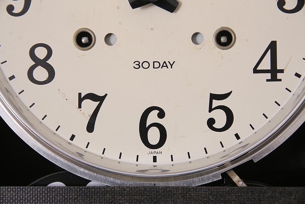 アンティーク時計　昭和中期　SEIKO(セイコー)　ゼンマイ式　カレンダー付き　30DAY　渋い色合いの掛け時計(柱時計、振り子時計)(R-045649)