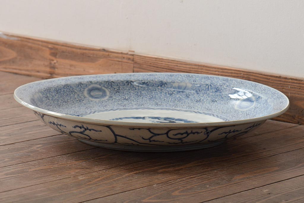 江戸期 古伊万里 大明成化年製 一尺五寸 線描き花唐草染付 大皿(47cm