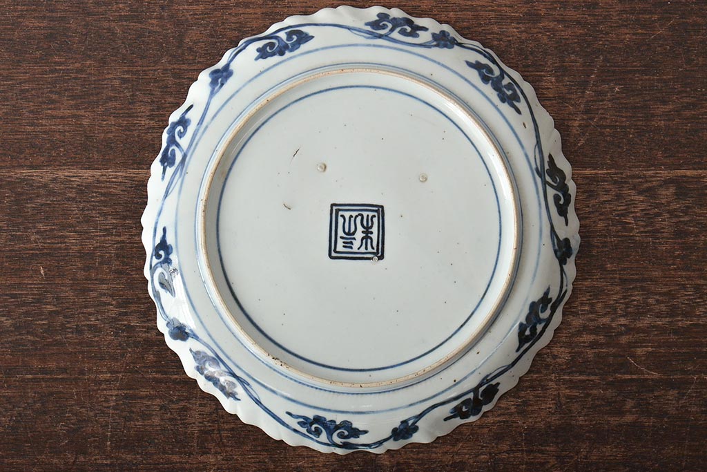 江戸期　古い　花文染付皿(変形皿、古染付?、中国?、古伊万里)(R-045668)