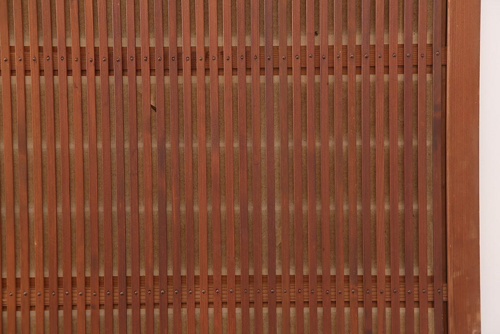 アンティーク建具　昭和中期　裏障子付き　赤みがかった色合いの帯格子戸4枚セット(障子戸、引き戸、建具)(R-045691)