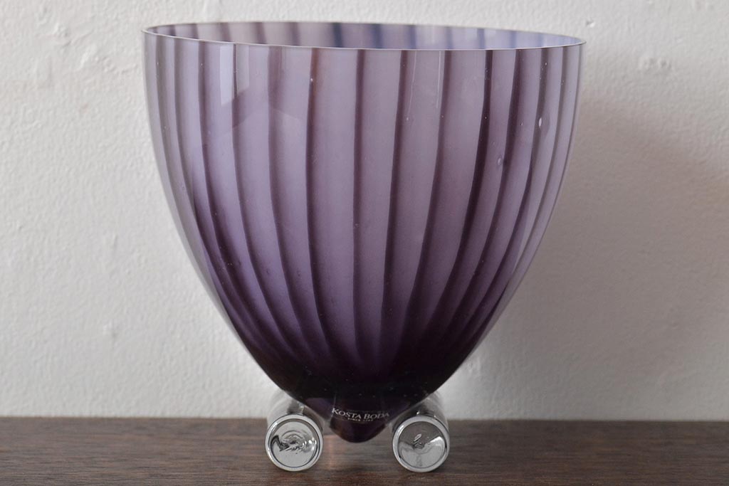 北欧　KOSTA　BODA(コスタボダ)　パープルストライプガラス　花瓶(フラワーベース、花器、紫)サイン入(R-045725)