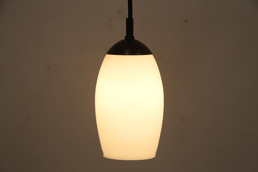 中古　シンプルなデザインのペンダントライト(吊り下げ照明、天井照明)(R-045744)