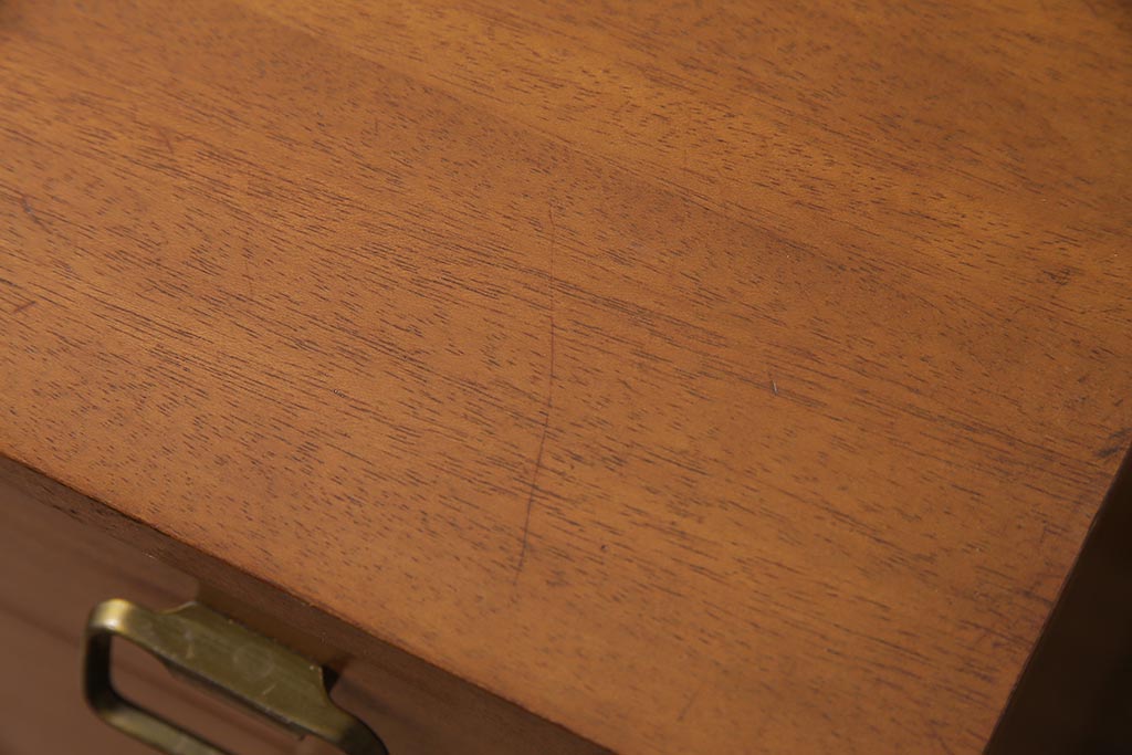 ヴィンテージ家具　イギリスビンテージ　AVALON　チーク材　北欧風のチェスト(引き出し、サイドチェスト)(R-045769)