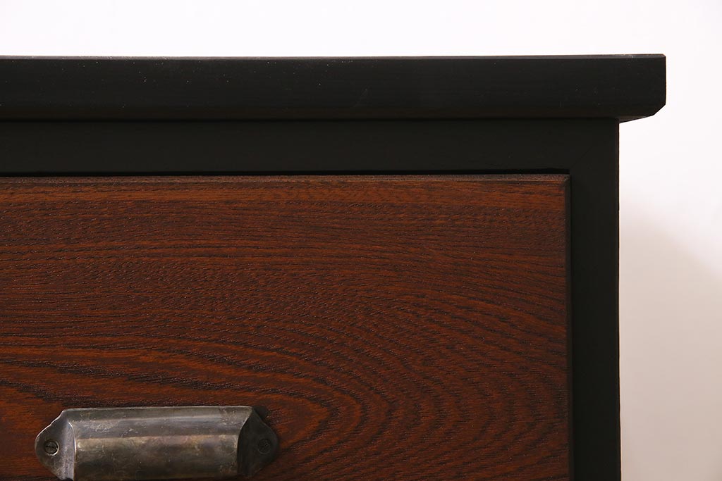 アンティーク家具　昭和中期　箪笥リメイク　前板栓材　落ち着いた色合いのローチェスト(引き出し、ローボード、テレビ台)(R-045776)