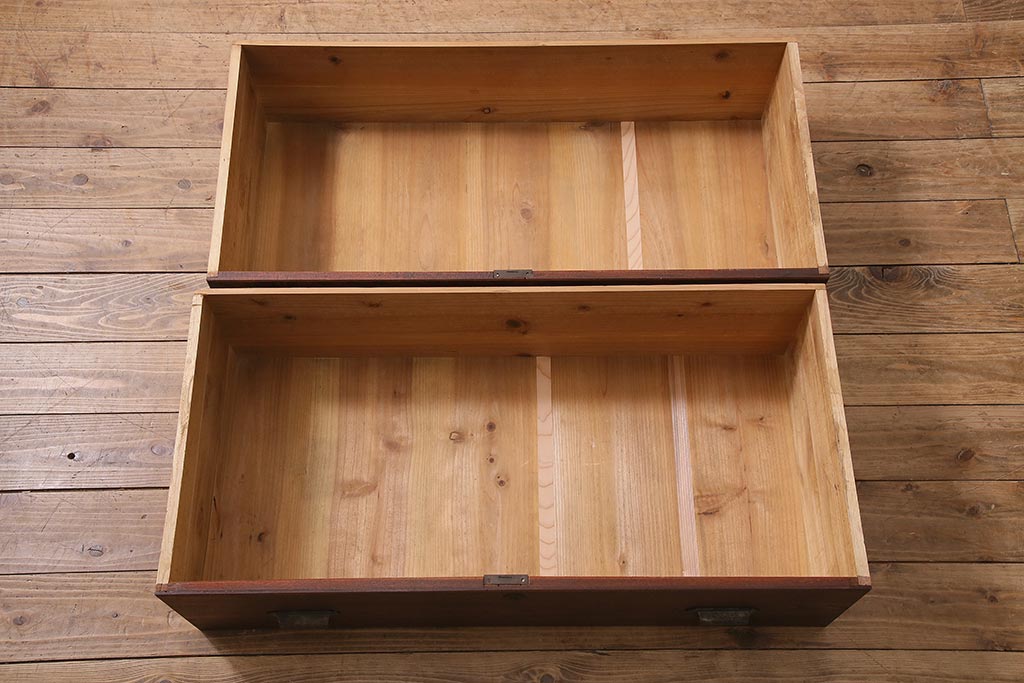 アンティーク家具　昭和中期　箪笥リメイク　前板栓材　落ち着いた色合いのローチェスト(引き出し、ローボード、テレビ台)(R-045778)