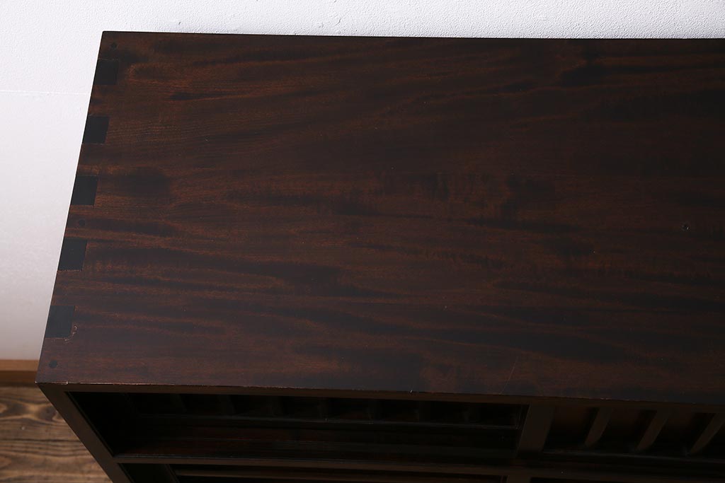 中古　民芸家具　赤みがかった木肌が上品な戸棚(茶棚、水屋箪笥、松本民芸家具)(R-045801)