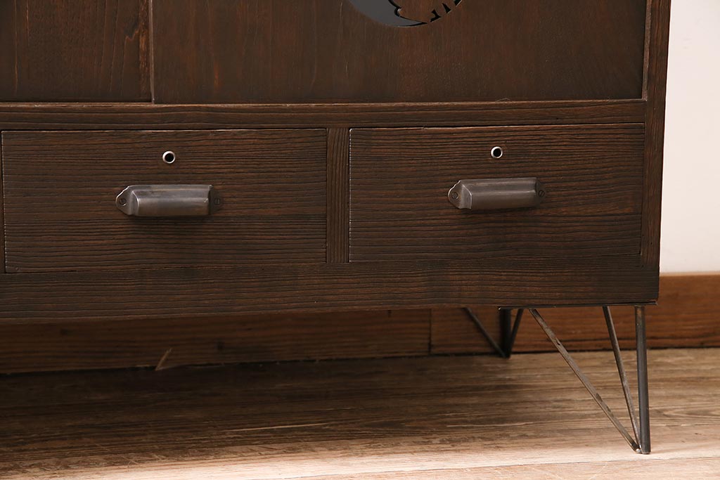 ラフジュ工房オリジナル　古箪笥リメイク　月見うさぎが愛らしい脚付きローボード(テレビ台、テレビボード)(R-045802)