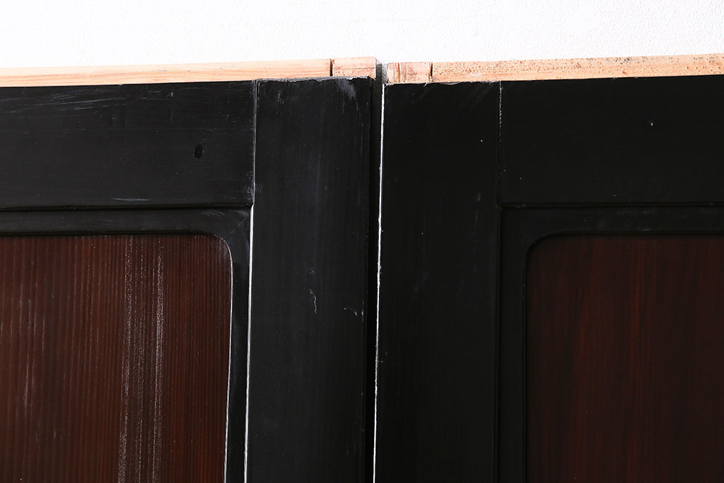 アンティーク建具　最高級　石川県産　総漆塗り　浮造り仕上げ　品格を感じる帯戸2枚セット(板戸、引き戸、建具)(R-045809)