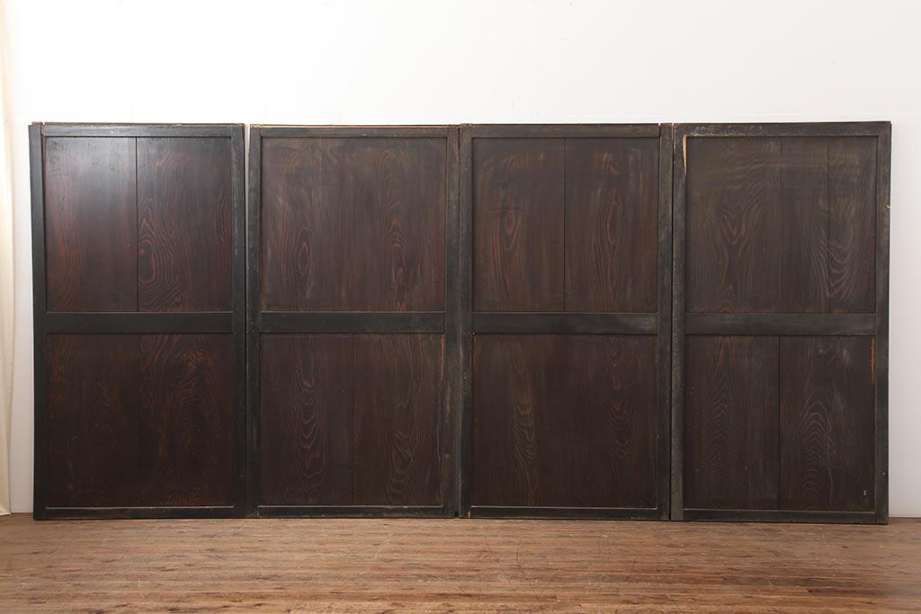アンティーク建具　明治期　古い木の風合いが魅力のシンプルな板戸4枚セット(帯戸、引き戸)(R-045833)