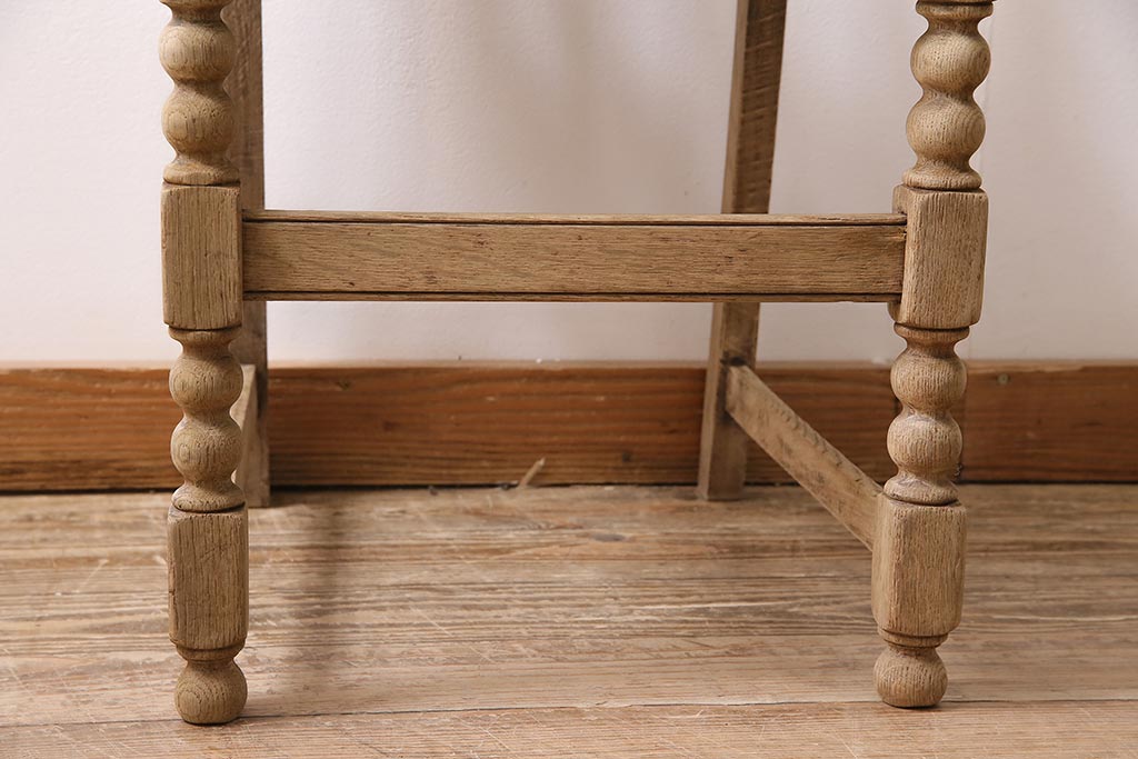 アンティーク家具　イギリスアンティーク　ストリップド(剥離)　オーク材　上品なシルエットのダイニングチェア(椅子)(R-045846)