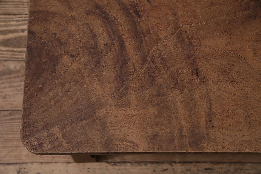アンティーク家具　ストリップド(剥離)　総ケヤキ材　杢目が美しい平机(座机)(R-045958)