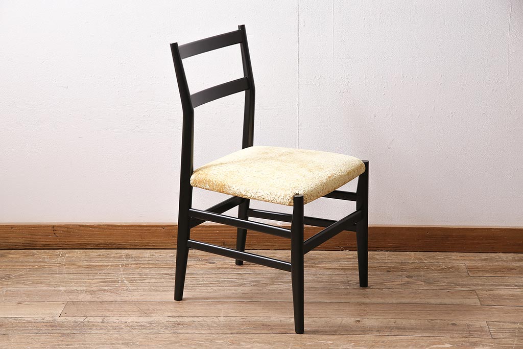 中古　Cassina(カッシーナ)　GIO PONTI(ジオ・ポンティ)　646*　和を感じるモダンなチェア(椅子、ダイニングチェア)(定価約10万円)(R-045985)