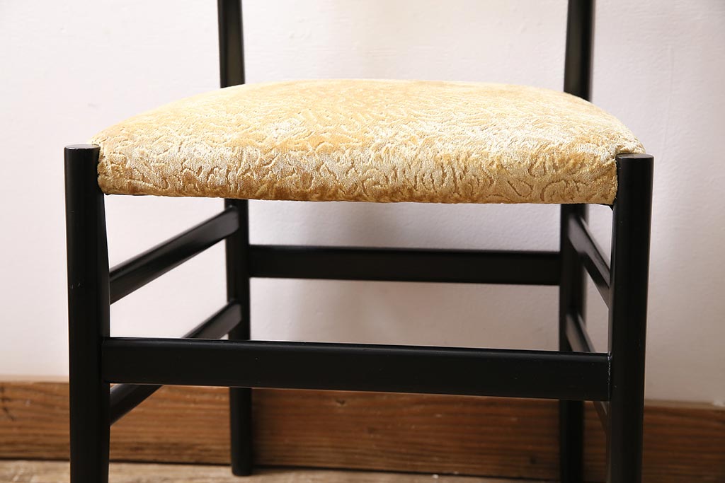 中古　Cassina(カッシーナ)　GIO PONTI(ジオ・ポンティ)　646*　和を感じるモダンなチェア(椅子、ダイニングチェア)(定価約10万円)(R-045985)