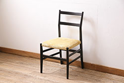 デンマークビンテージ　P.Jeppesen Mobelfabrik 　PJ Furniture(P.J.ファニチャー社)　Ole Wanscher(オーレ・ヴァンシャー) 　本革(レザー)　PJ149 Colonial Chair(コロニアルチェア)　ミッドセンチュリースタイルの空間づくりにおすすめのアームチェア(イージーチェア、1人掛けソファ、ヴィンテージ、北欧)(R-077899)