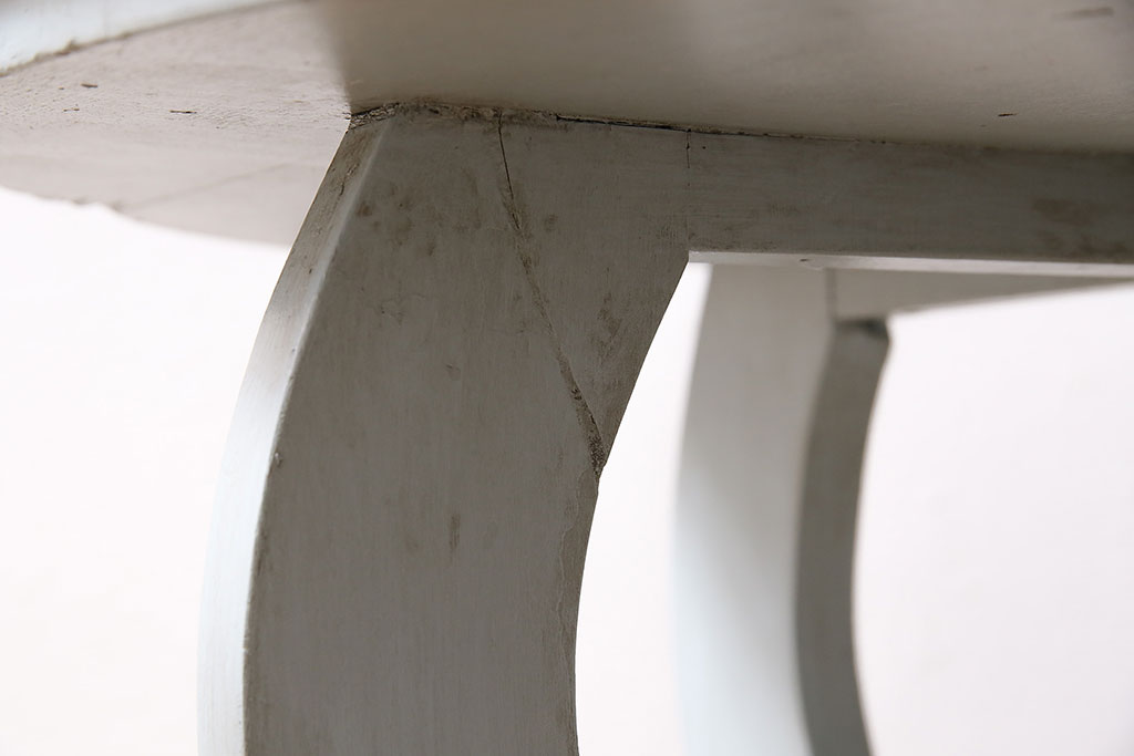 アンティーク家具　昭和中期　当店ペイント　大理石天板付き　丸みのあるフォルムとペイントカラーが可愛らしいサイドテーブル(ラウンドテーブル)(R-046008)
