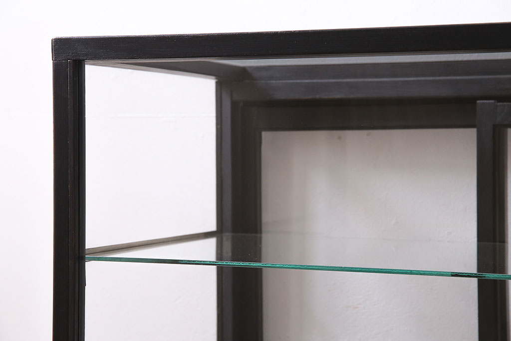 アンティーク家具　ナラ材　小ぶり　シックな黒色のガラスケース(ショーケース、飾り棚、陳列棚、什器)(R-046029)
