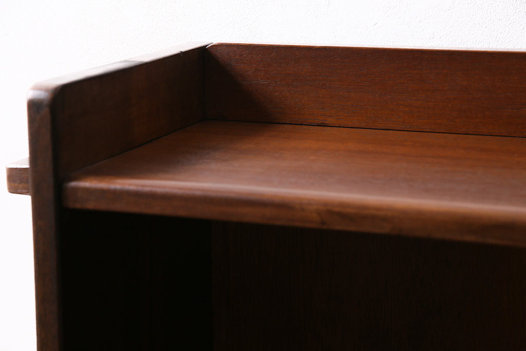 【セミオーダー家具実例】アンティーク本棚をご希望の色合いになるべく近づけてリペア。お持ちの家具とできるだけ一体感が出るように仕上げました。(オープンラック、シェルフ)