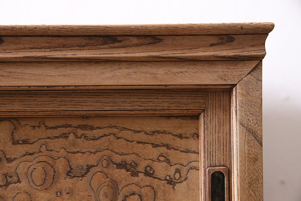 アンティーク家具　昭和初期　ストリップド(剥離)　個性的な杢目が目を引く茶箪笥(茶棚、飾り棚、収納棚)(R-046092)
