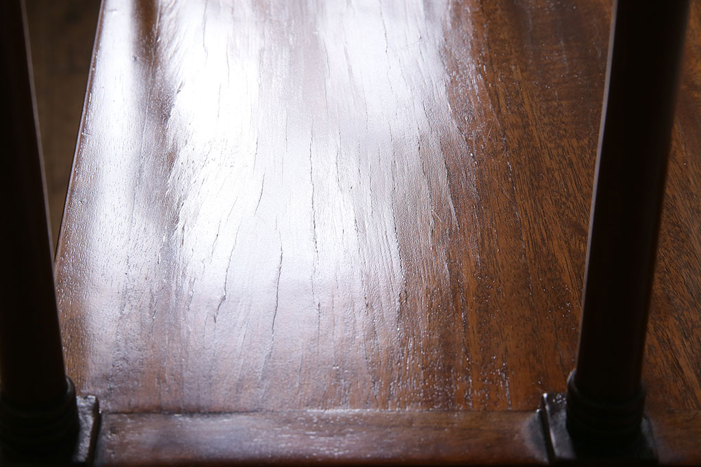 イギリスアンティーク　マホガニー　赤みがかった木肌が美しいシェルフ(棚、飾り棚)(R-046147)
