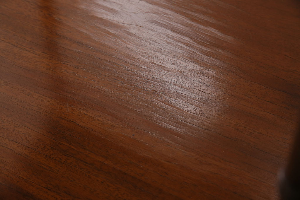 イギリスアンティーク　マホガニー　赤みがかった木肌が美しいシェルフ(棚、飾り棚)(R-046147)