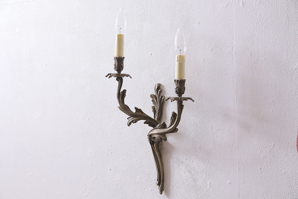 ヴィンテージ照明　フランスビンテージ　大ぶりなルイ15世様式のウォールランプ(壁付け照明、壁掛け照明)(R-046191)