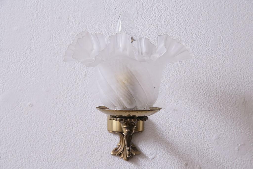 アンティーク照明　フランスアンティーク　クラシックなお部屋にぴったりな真鍮製のウォールランプ(壁付け照明、壁掛け照明)(R-046195)