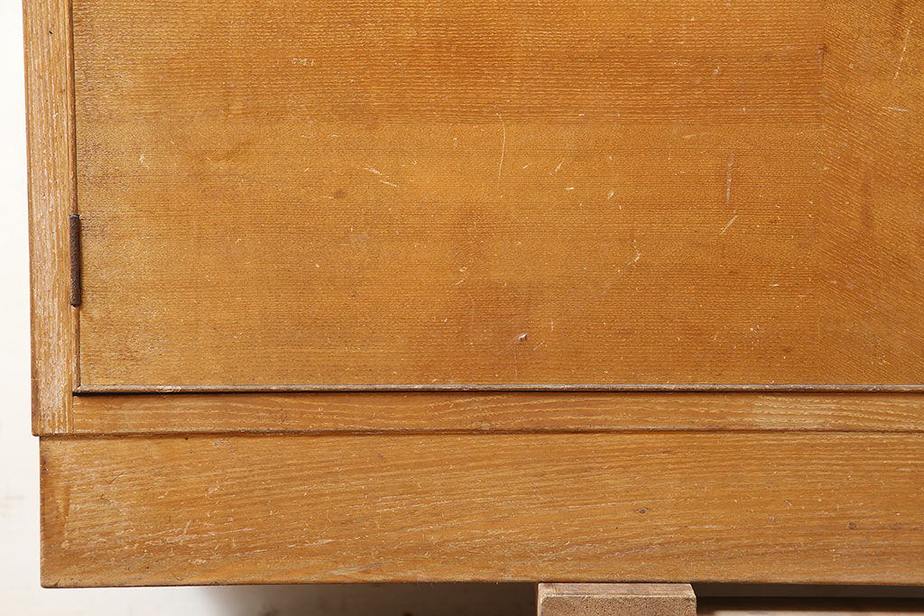和製アンティーク　昭和中期　ナラ材　シンプルで使いやすい収納棚(サイドボード)(R-046270)