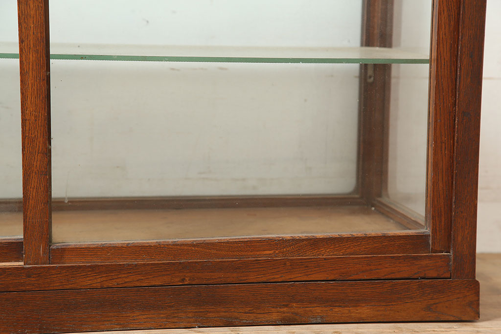 和製アンティーク　昭和初期　ナラ材　4面ガラスの薄型ショーケース(ガラスケース、飾り棚)(R-046272)