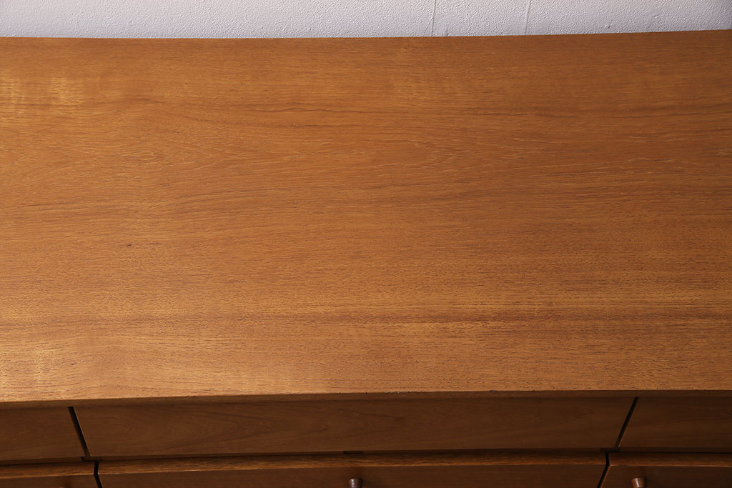 ヴィンテージ家具　イギリスビンテージ　北欧スタイルにおすすめのサイドボード(収納棚、キャビネット)(R-046276)
